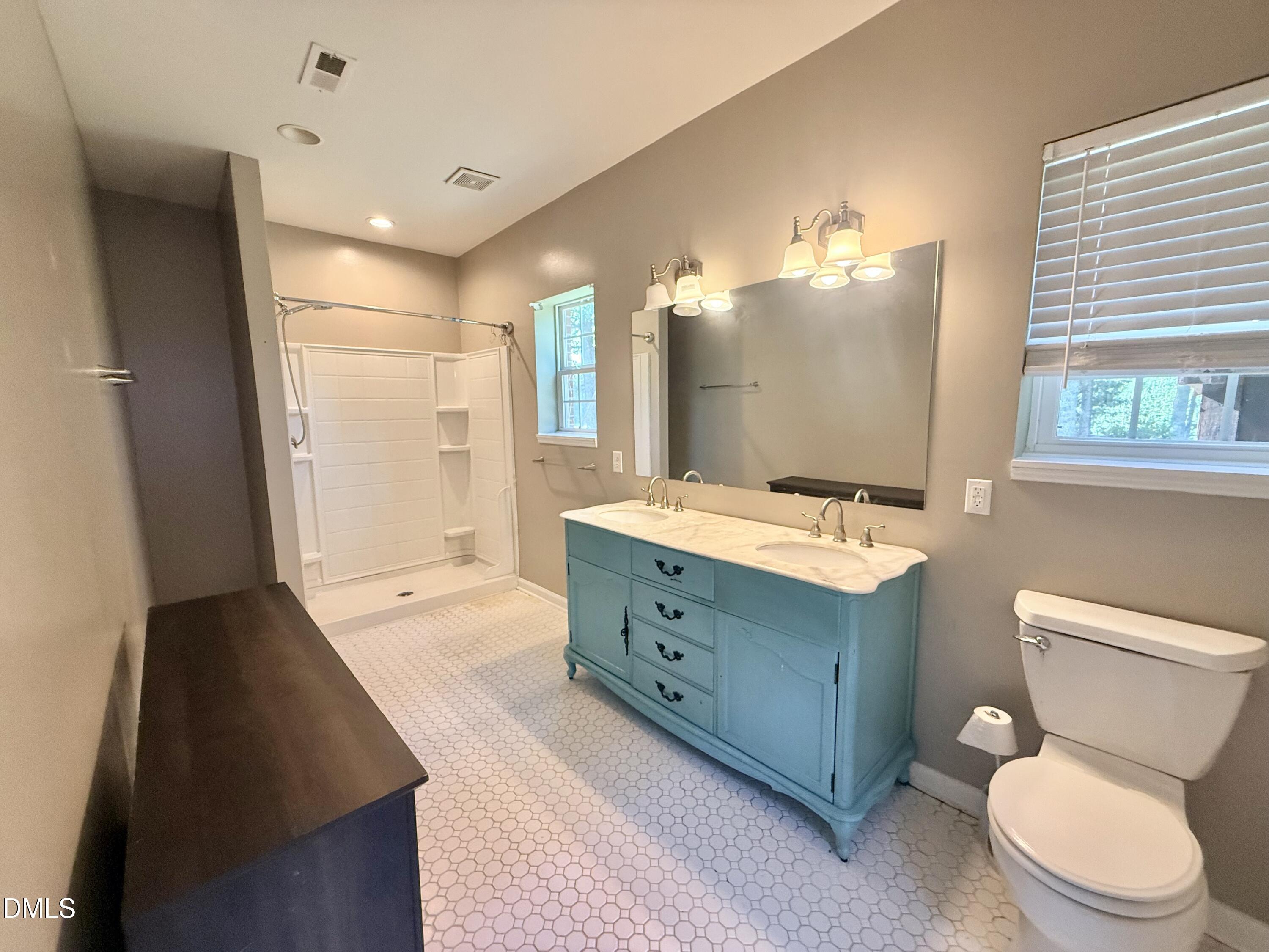 3920 Oxford Road Roxboro, NC 27574 - Photo 25 of 42 IMG_2028
