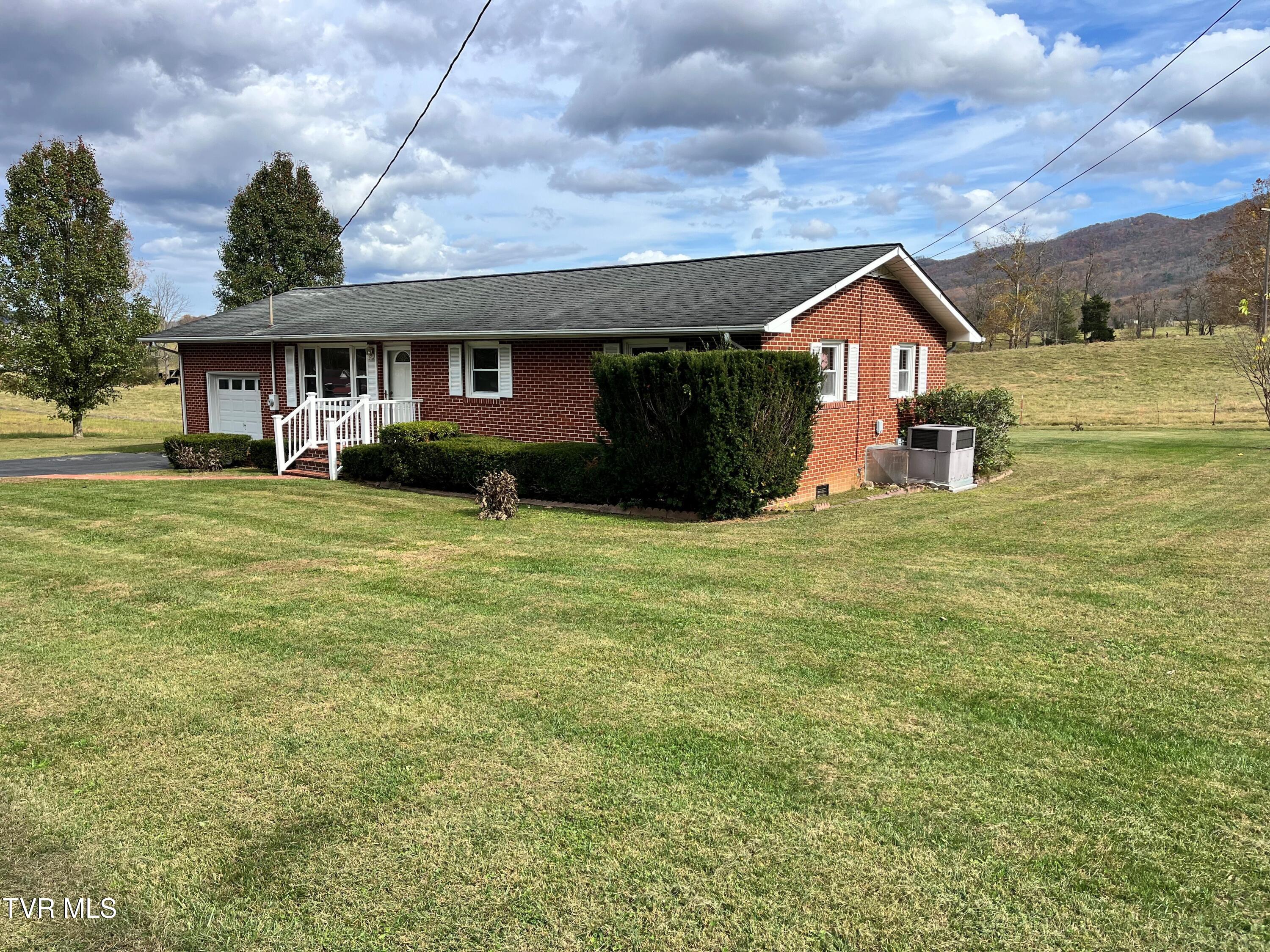 1232 Blue Springs Road Elizabethton, TN 37643 - Photo 3 of 33 jm4