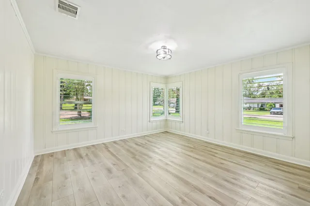 $429,000 | 1604 Shady Oaks Drive, Conroe, TX 77301