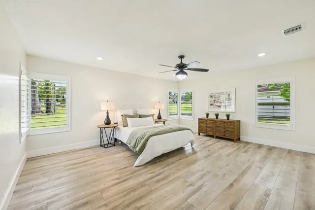 $429,000 | 1604 Shady Oaks Drive, Conroe, TX 77301