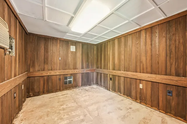 $429,000 | 1604 Shady Oaks Drive, Conroe, TX 77301