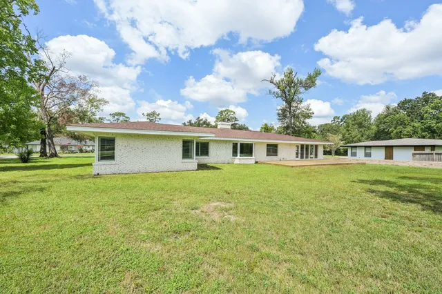 $429,000 | 1604 Shady Oaks Drive, Conroe, TX 77301