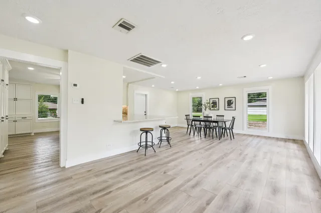 $429,000 | 1604 Shady Oaks Drive, Conroe, TX 77301