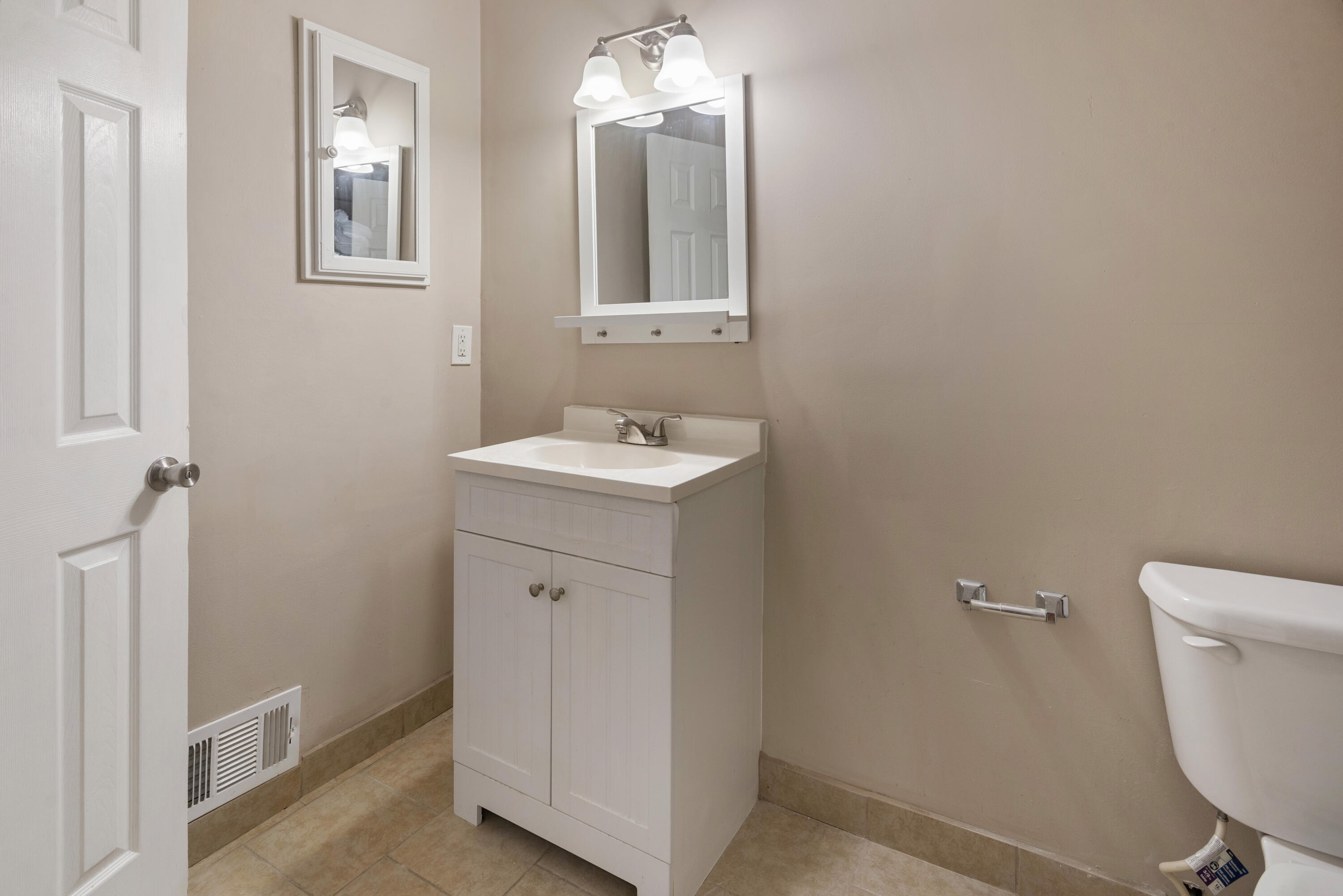 1593 Wingate Boulevard Ypsilanti, MI 48198 - Photo 12 of 21 12