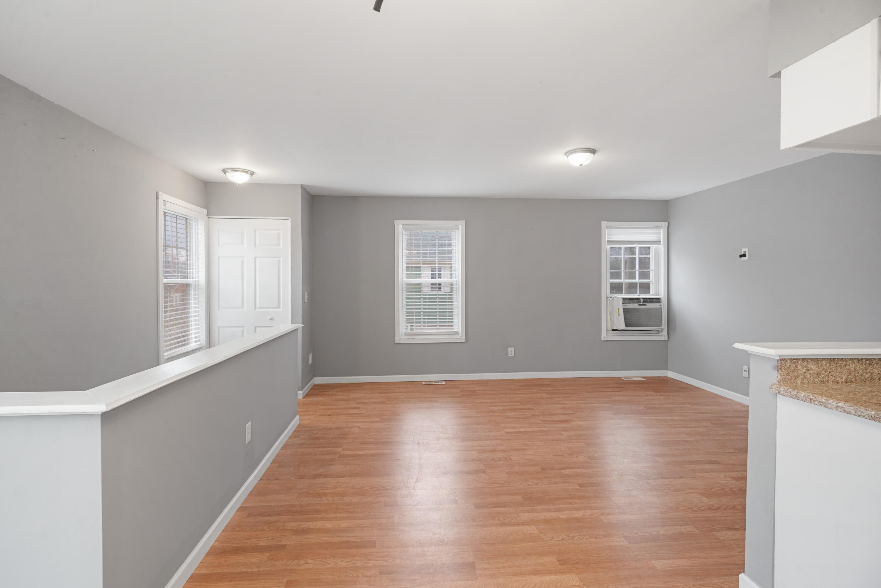 1593 Wingate Boulevard Ypsilanti, MI 48198 - Photo 4 of 21 4