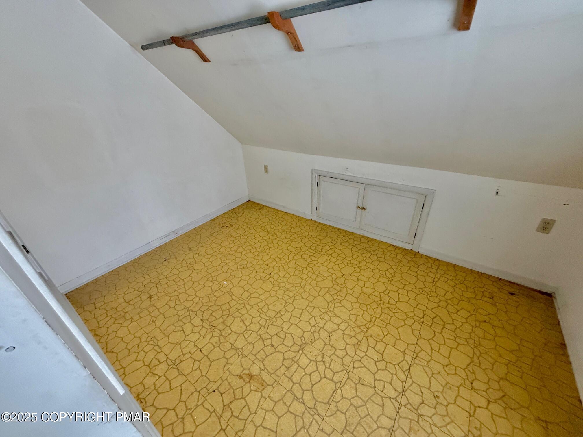 1734 Twin Pine Road Stroudsburg, PA 18360 - Photo 16 of 16