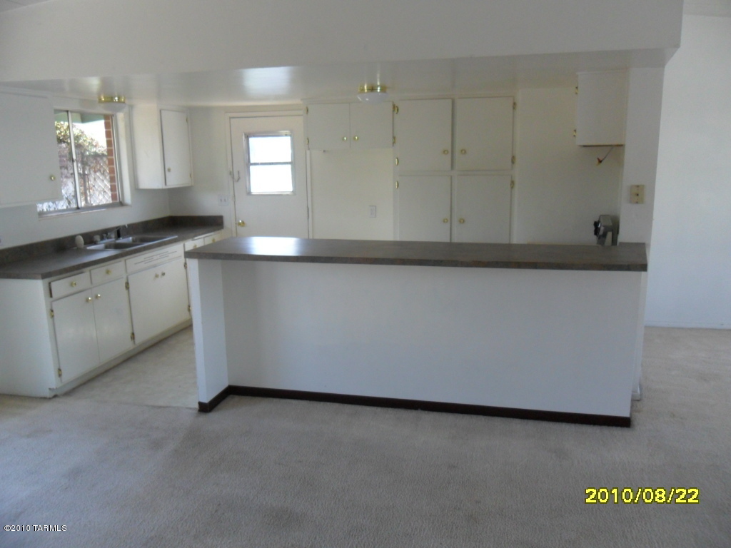 2121 North Country Club Road, Unit 2 Tucson, AZ 85716 - Photo 2 of 6 Gallery Image 2