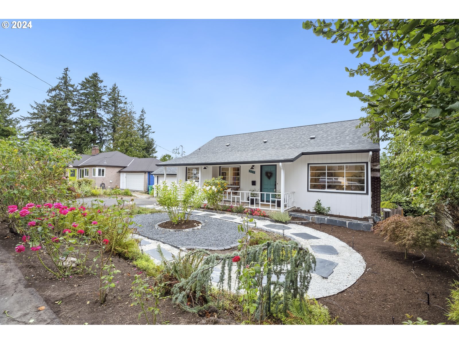 3325 Southwest Primrose Street Portland, OR 97219 - Photo 2 of 48 Front Yard