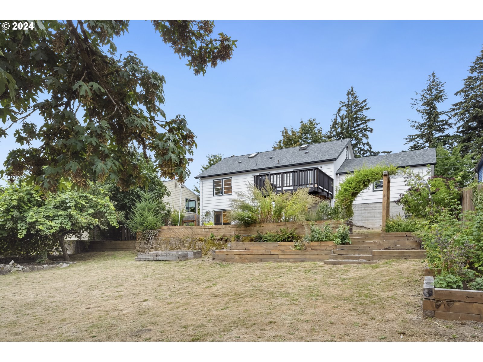 3325 Southwest Primrose Street Portland, OR 97219 - Photo 39 of 48 Backyard