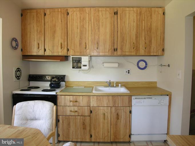 4110 Elby Street Silver Spring, MD 20906 - Photo 4 of 20 Kitchen