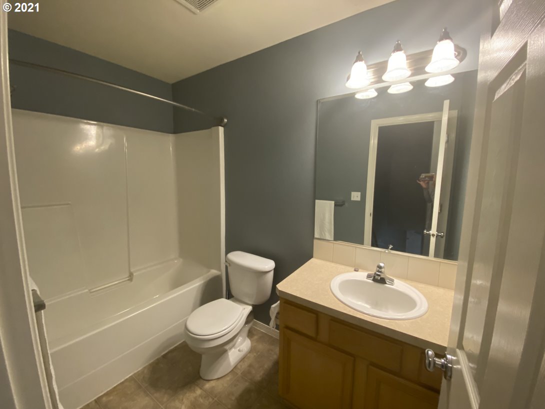 1104 Northeast 168th Street Ridgefield, WA 98642 - Photo 12 of 16 Gallery Image 12