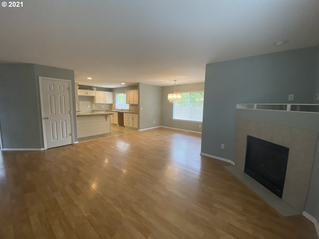 1104 Northeast 168th Street Ridgefield, WA 98642 - Photo 5 of 16 Gallery Image 5