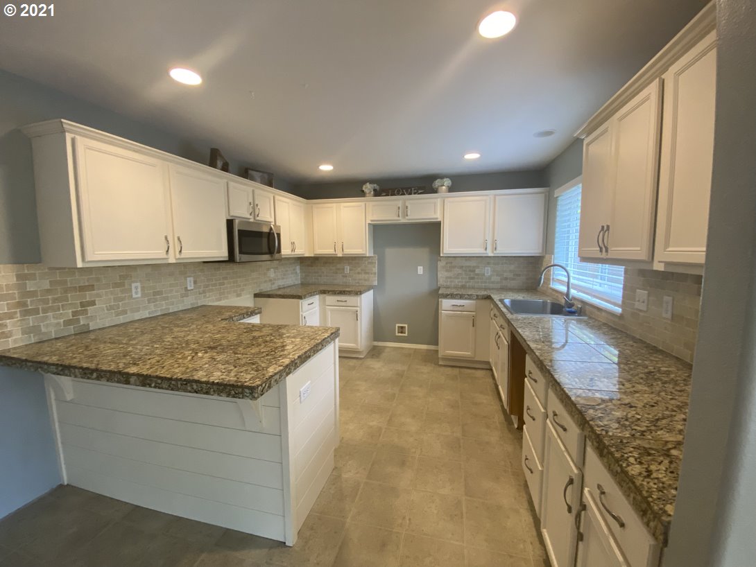 1104 Northeast 168th Street Ridgefield, WA 98642 - Photo 6 of 16 Gallery Image 6