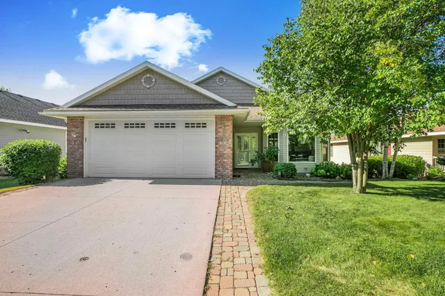 $699,900 | 12839 134th Avenue Northeast, Spicer, MN 56288