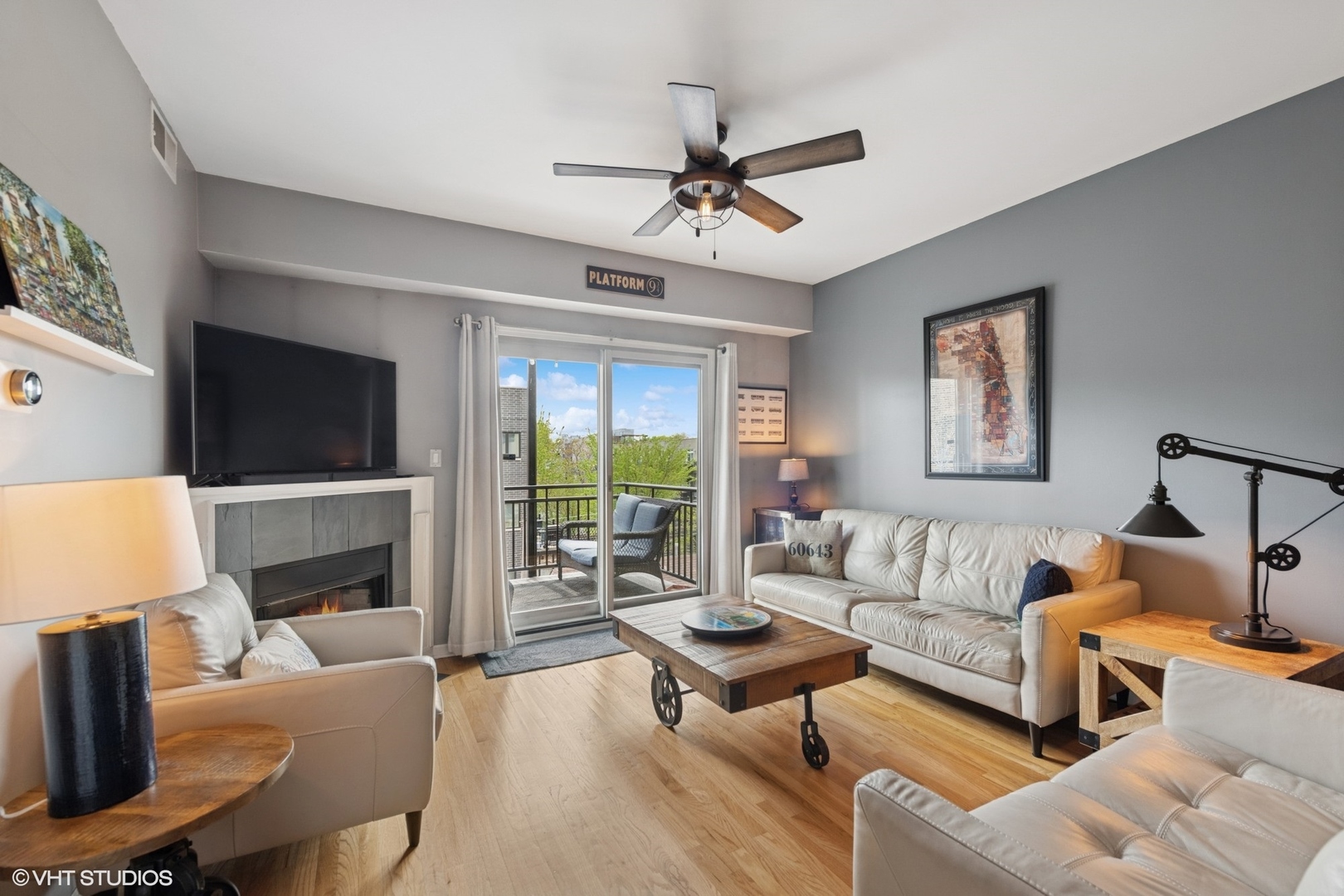 437 West North Avenue, Unit 404 Chicago, IL 60610 - Photo 3 of 16