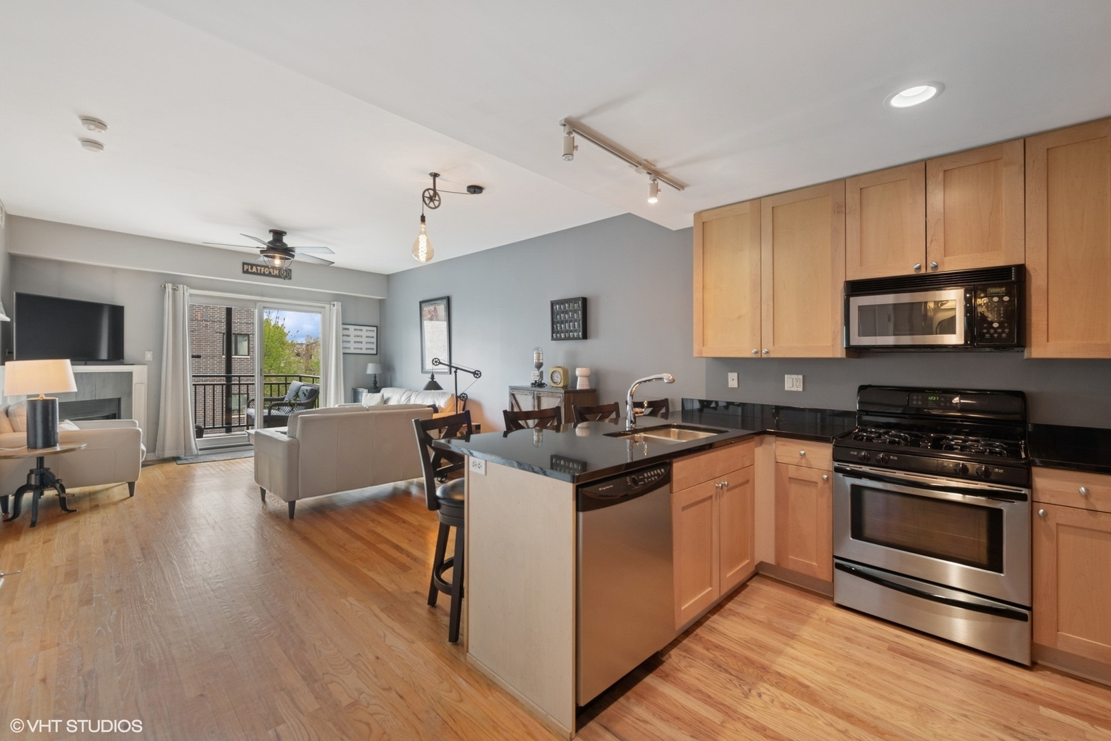 437 West North Avenue, Unit 404 Chicago, IL 60610 - Photo 7 of 16