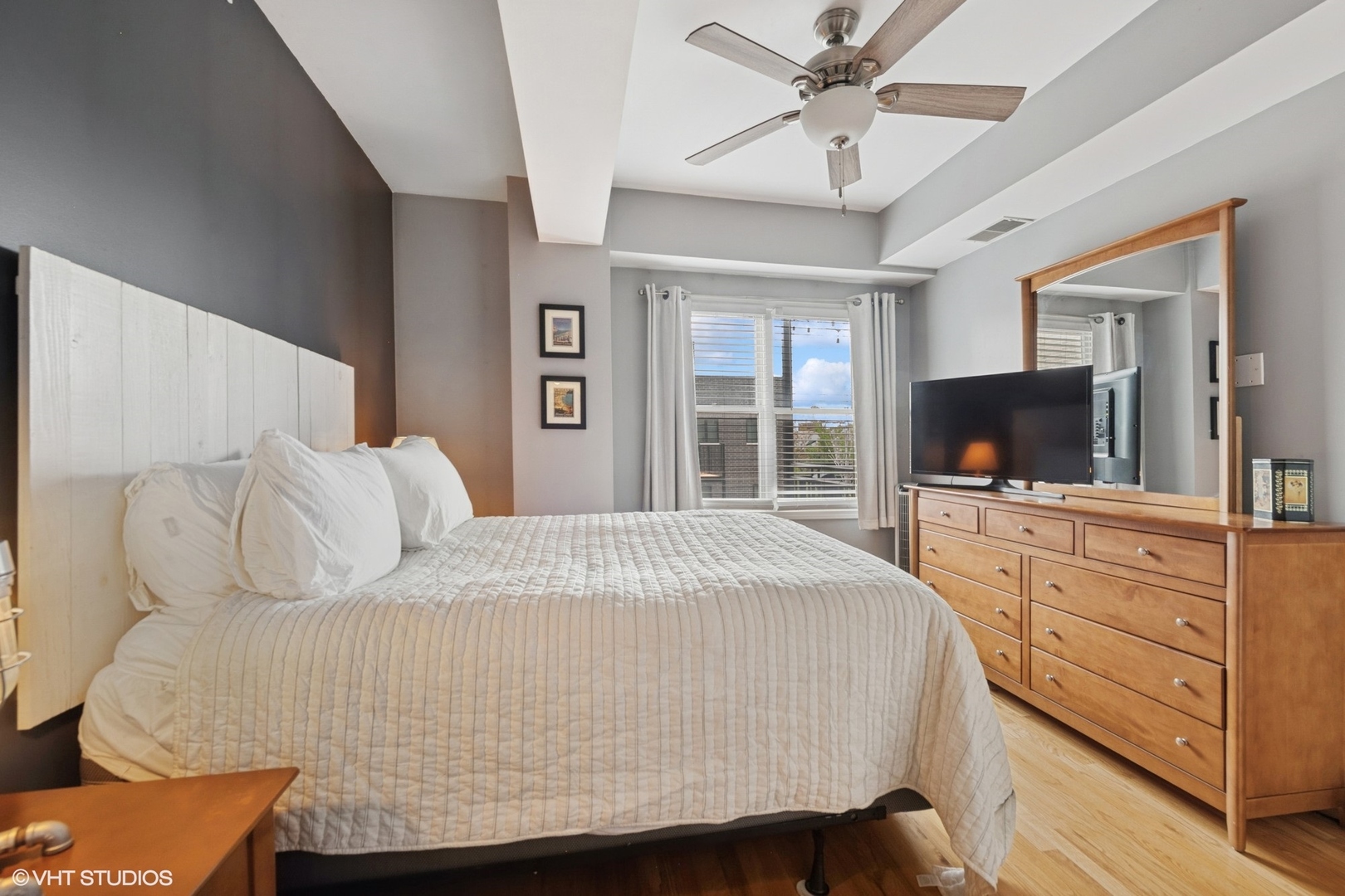 437 West North Avenue, Unit 404 Chicago, IL 60610 - Photo 9 of 16