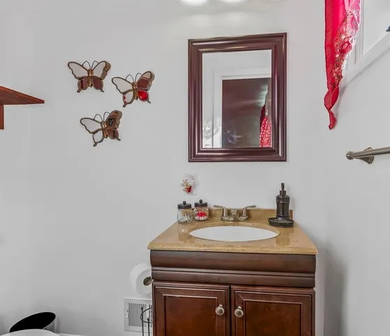 $280,000 | 1717 Northeast 50th Street, Kansas City, MO 64118