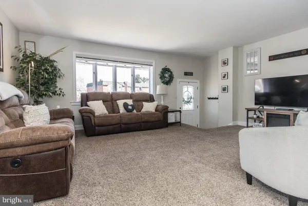 $334,900 | 12718 Kenny Road, Philadelphia, PA 19154
