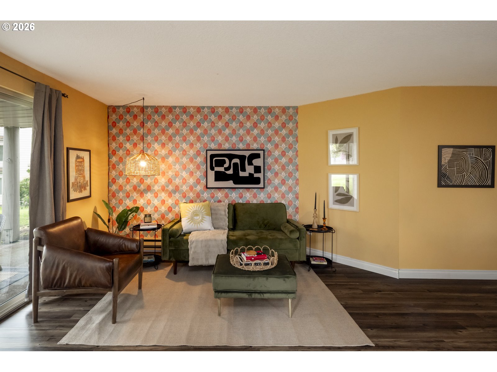 10031 Southwest Trapper Terrace Beaverton, OR 97008 - Photo 11 of 32 Living Room