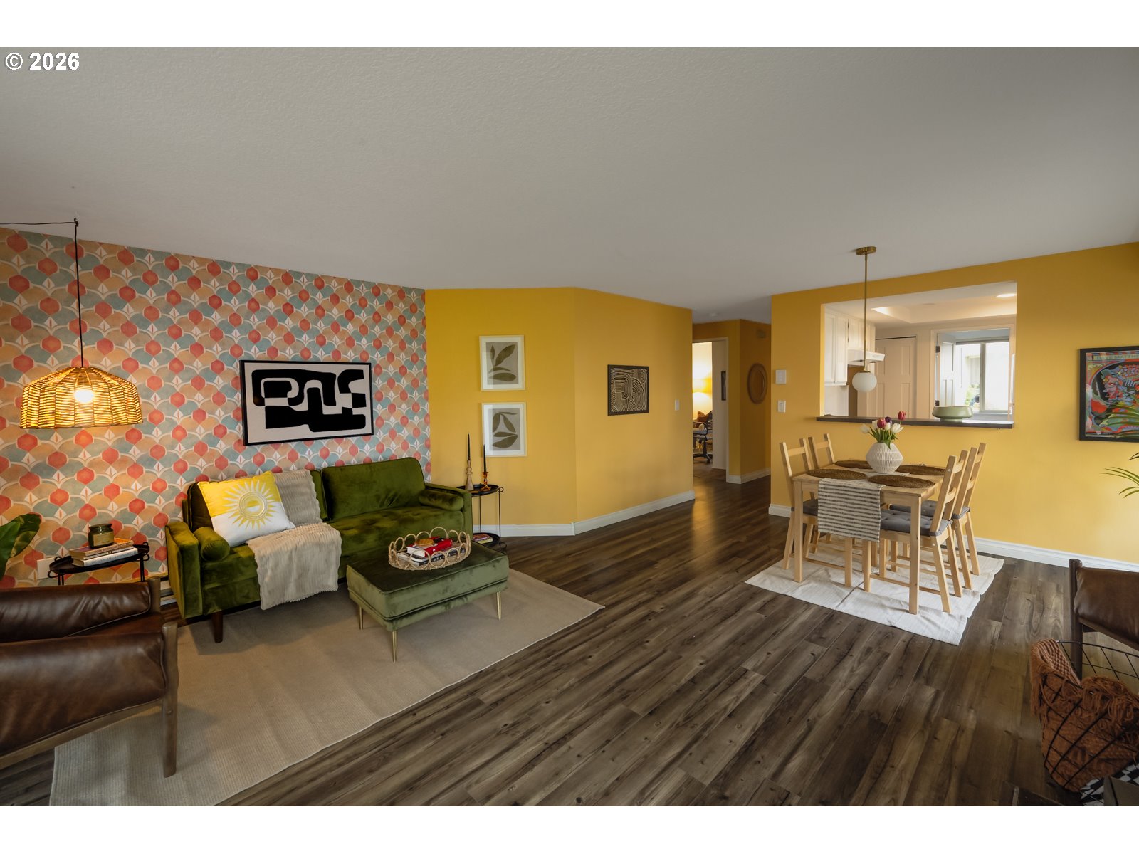 10031 Southwest Trapper Terrace Beaverton, OR 97008 - Photo 13 of 32 Living Room