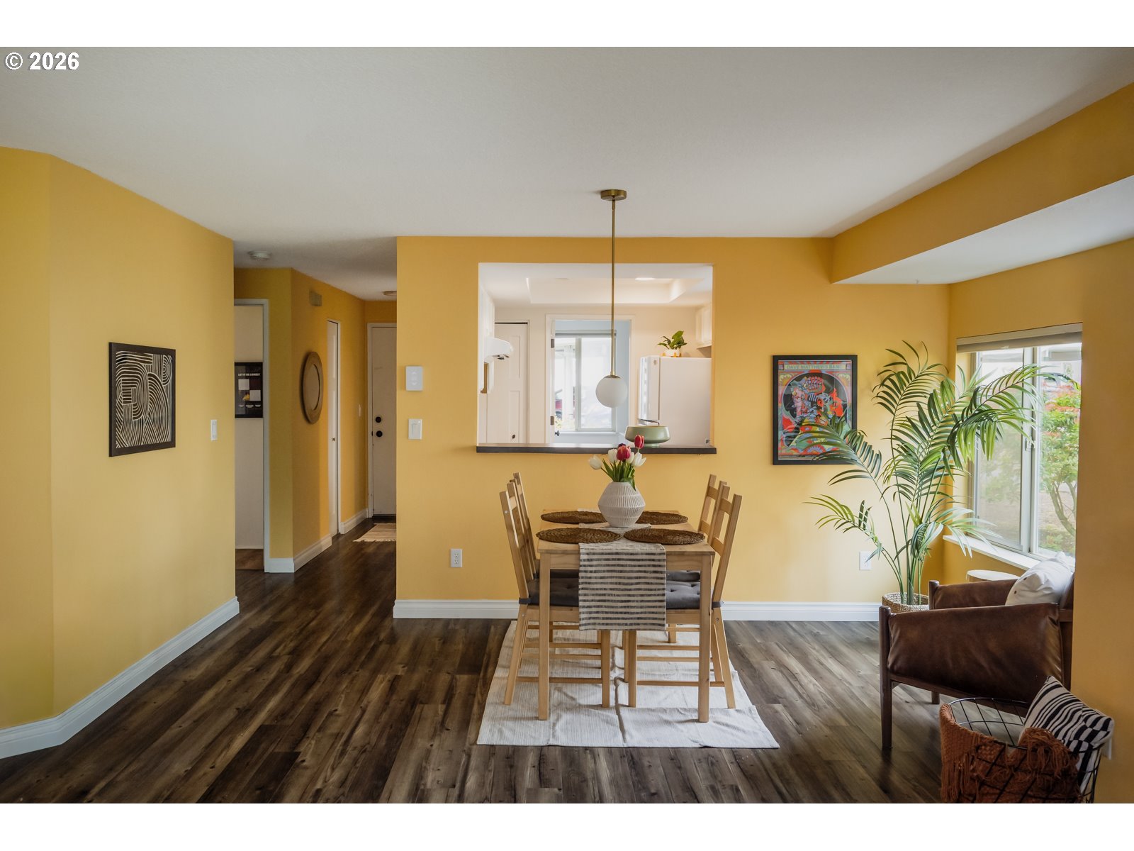 10031 Southwest Trapper Terrace Beaverton, OR 97008 - Photo 17 of 32 Living Room/Dining Room