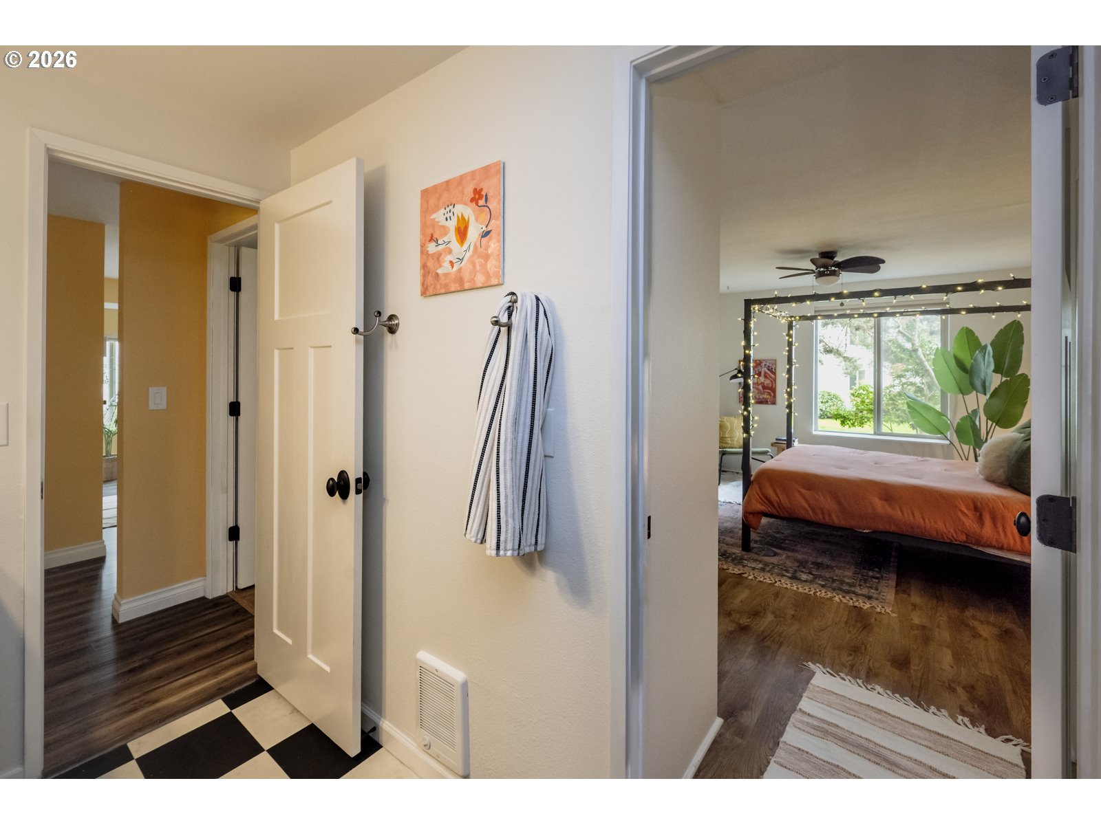 10031 Southwest Trapper Terrace Beaverton, OR 97008 - Photo 21 of 32 Bathroom