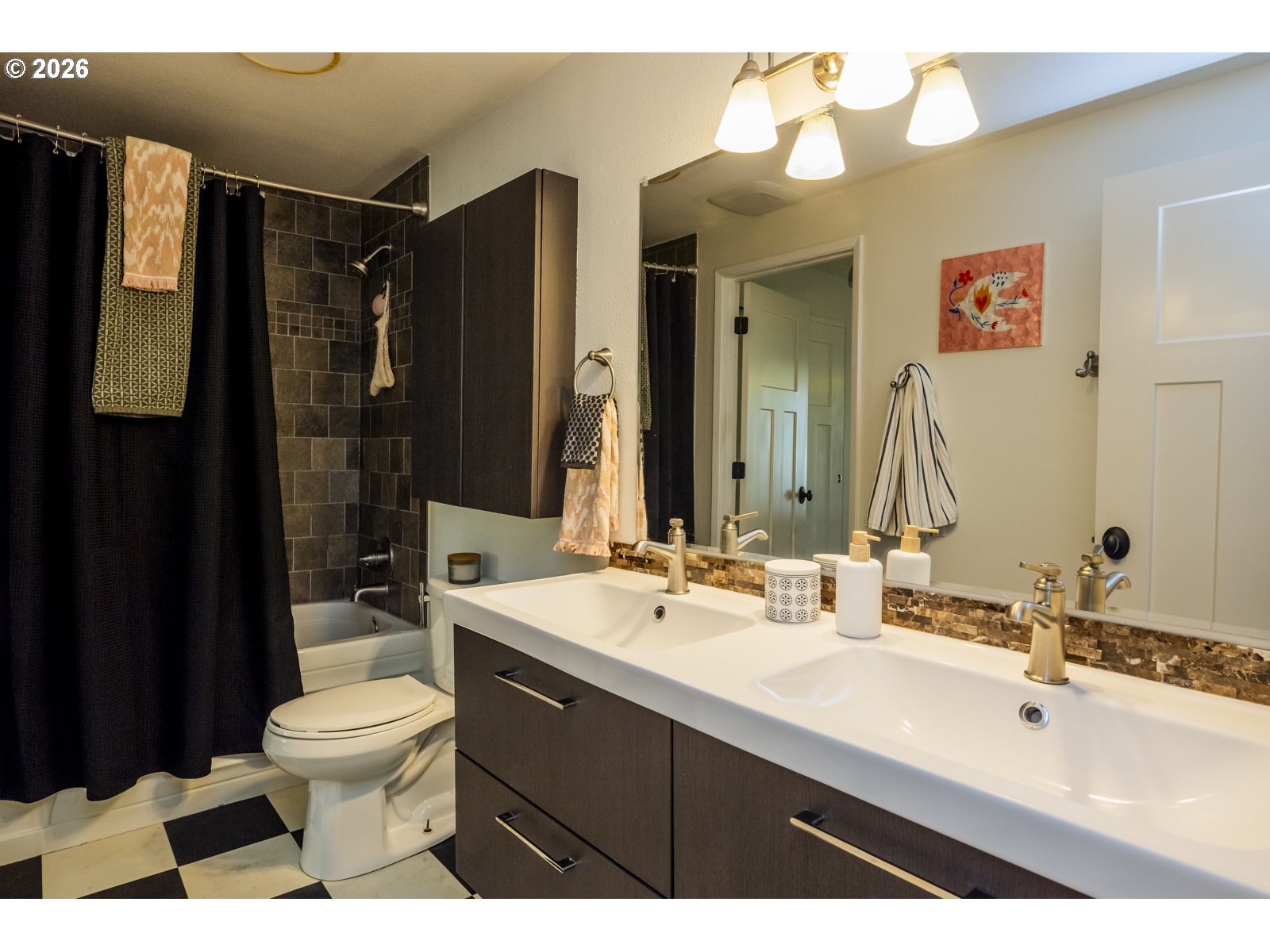 10031 Southwest Trapper Terrace Beaverton, OR 97008 - Photo 23 of 32 Bathroom