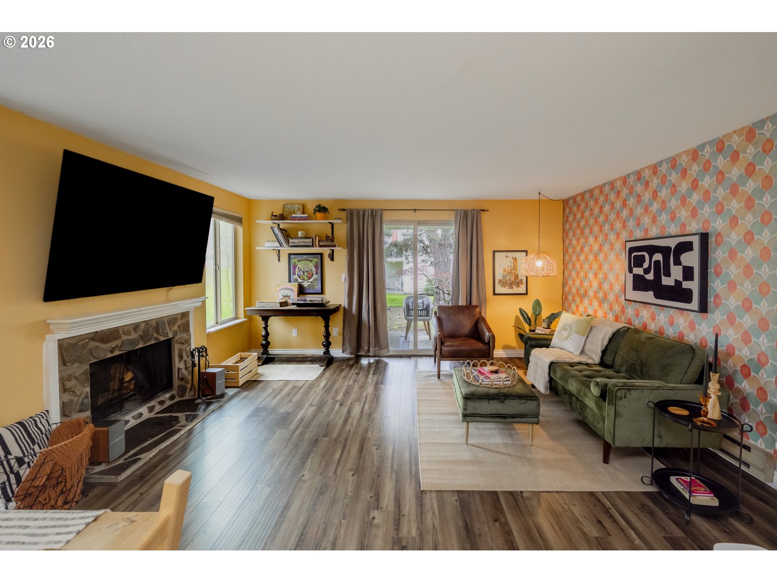 10031 Southwest Trapper Terrace Beaverton, OR 97008 - Photo 9 of 32 Living Room
