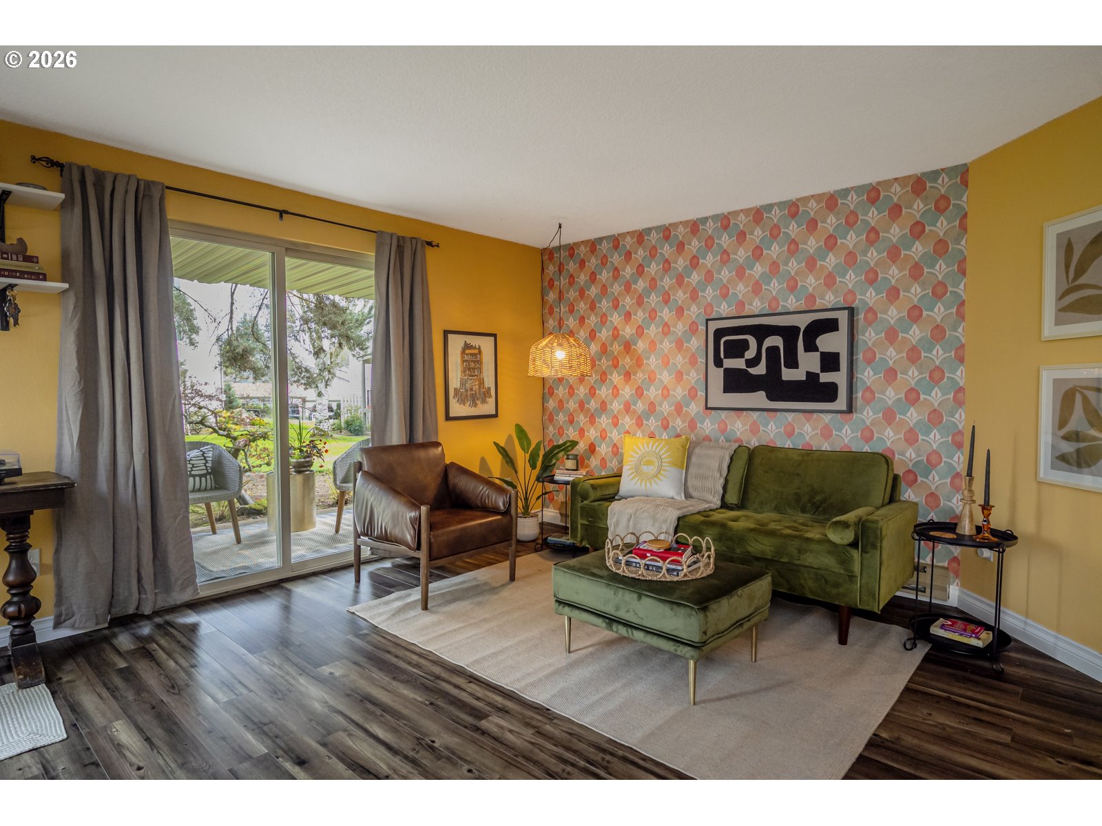 10031 Southwest Trapper Terrace Beaverton, OR 97008 - Photo 10 of 32 Living Room