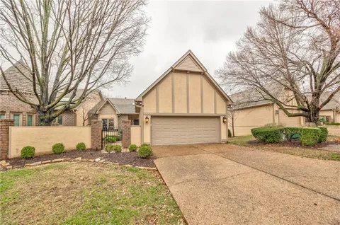 $635,000 | 12452 Linden Street, Leawood, KS 66209