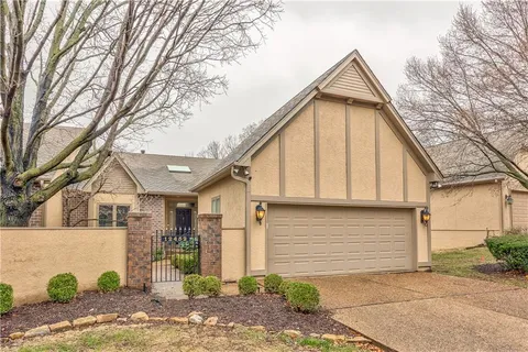 $635,000 | 12452 Linden Street, Leawood, KS 66209