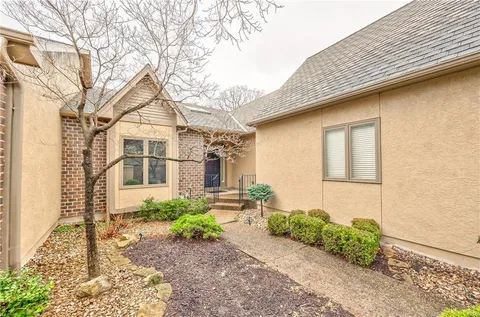 $635,000 | 12452 Linden Street, Leawood, KS 66209