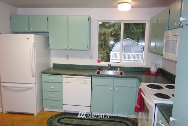 19712 33rd Drive Southeast Bothell, WA 98012 - Photo 3 of 14