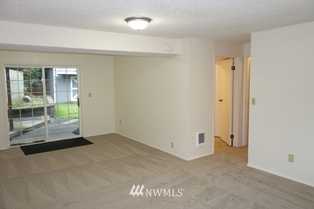 19712 33rd Drive Southeast Bothell, WA 98012 - Photo 5 of 14