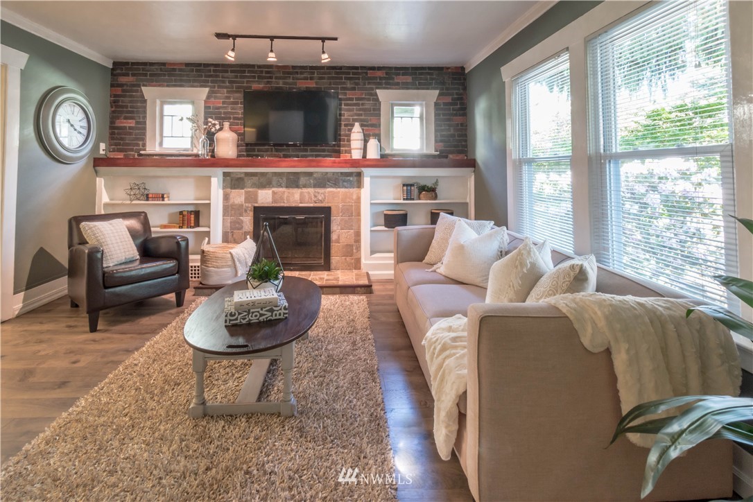 947 North 76th Street Seattle, WA 98103 - Photo 3 of 21 Gallery Image 3