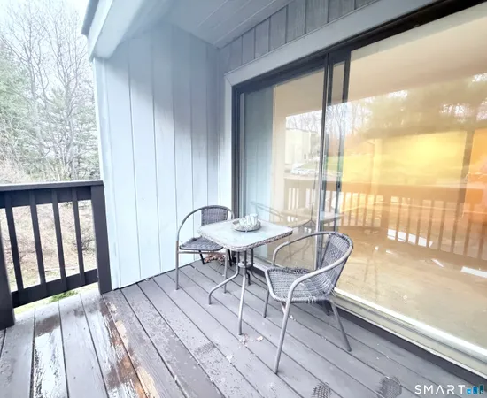 $1,800 | 175 Mill Pond Road, Unit 355, Hamden, CT 06514