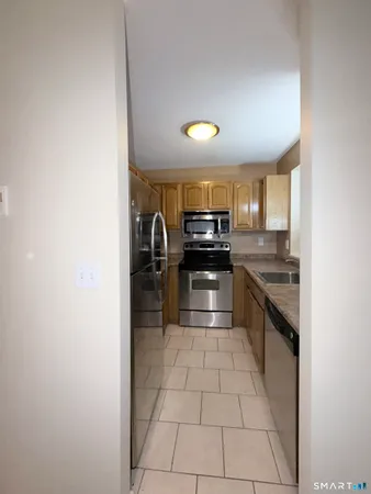 $1,800 | 175 Mill Pond Road, Unit 355, Hamden, CT 06514
