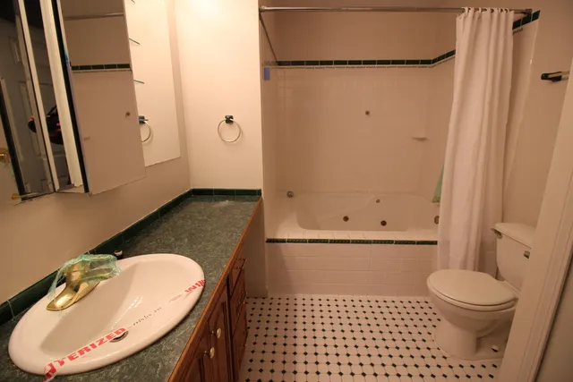 $199,900 | 16117 Jackson Street, Taylor, MI 48180