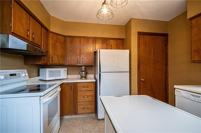 911 Wible Run Road Pittsburgh, PA 15209 - Photo 6 of 21