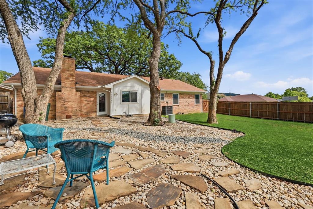 2413 Meadow View Bedford, TX 76021 - Photo 29 of 39