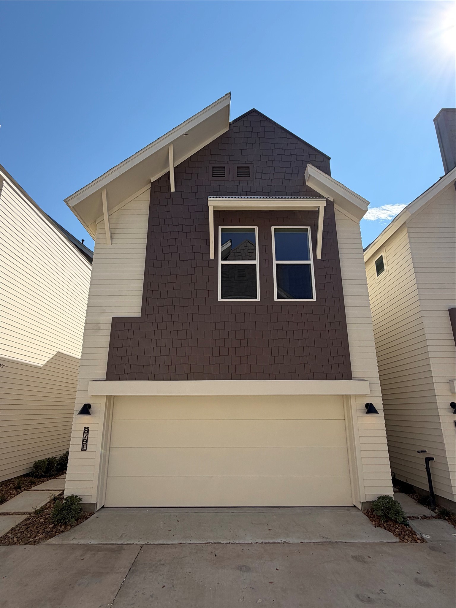 879 Rachel Street, Unit E Houston, TX 77091 - Photo 1 of 34 a front view of a house
