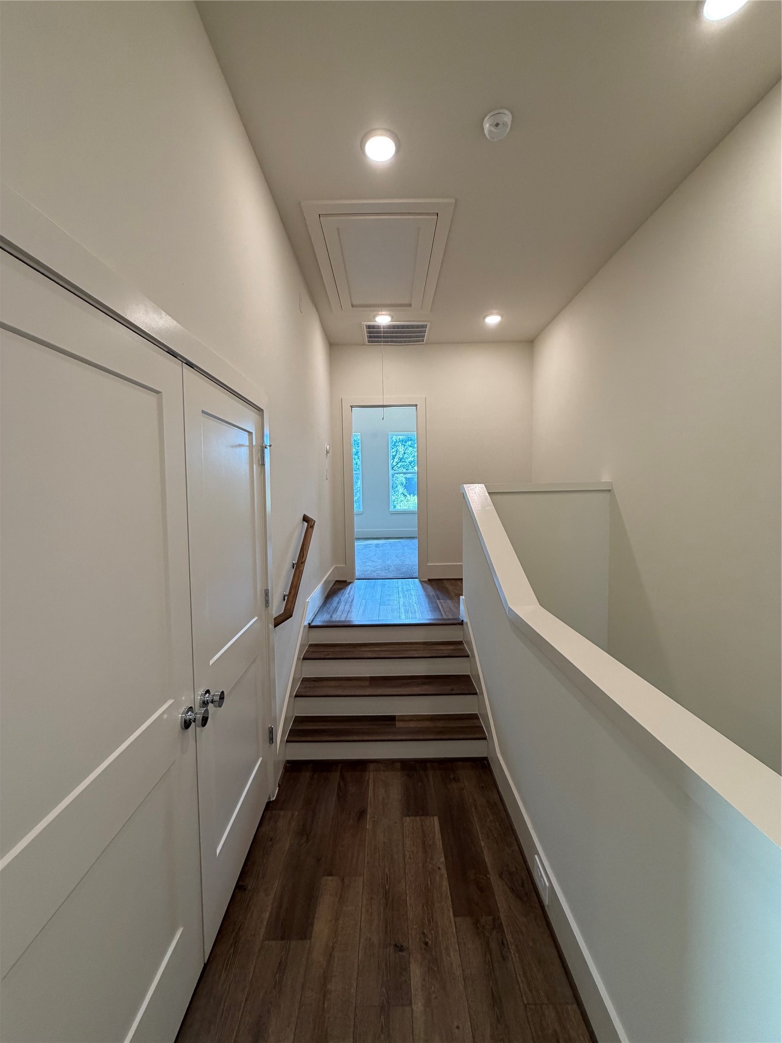 879 Rachel Street, Unit E Houston, TX 77091 - Photo 31 of 34 a view of entryway