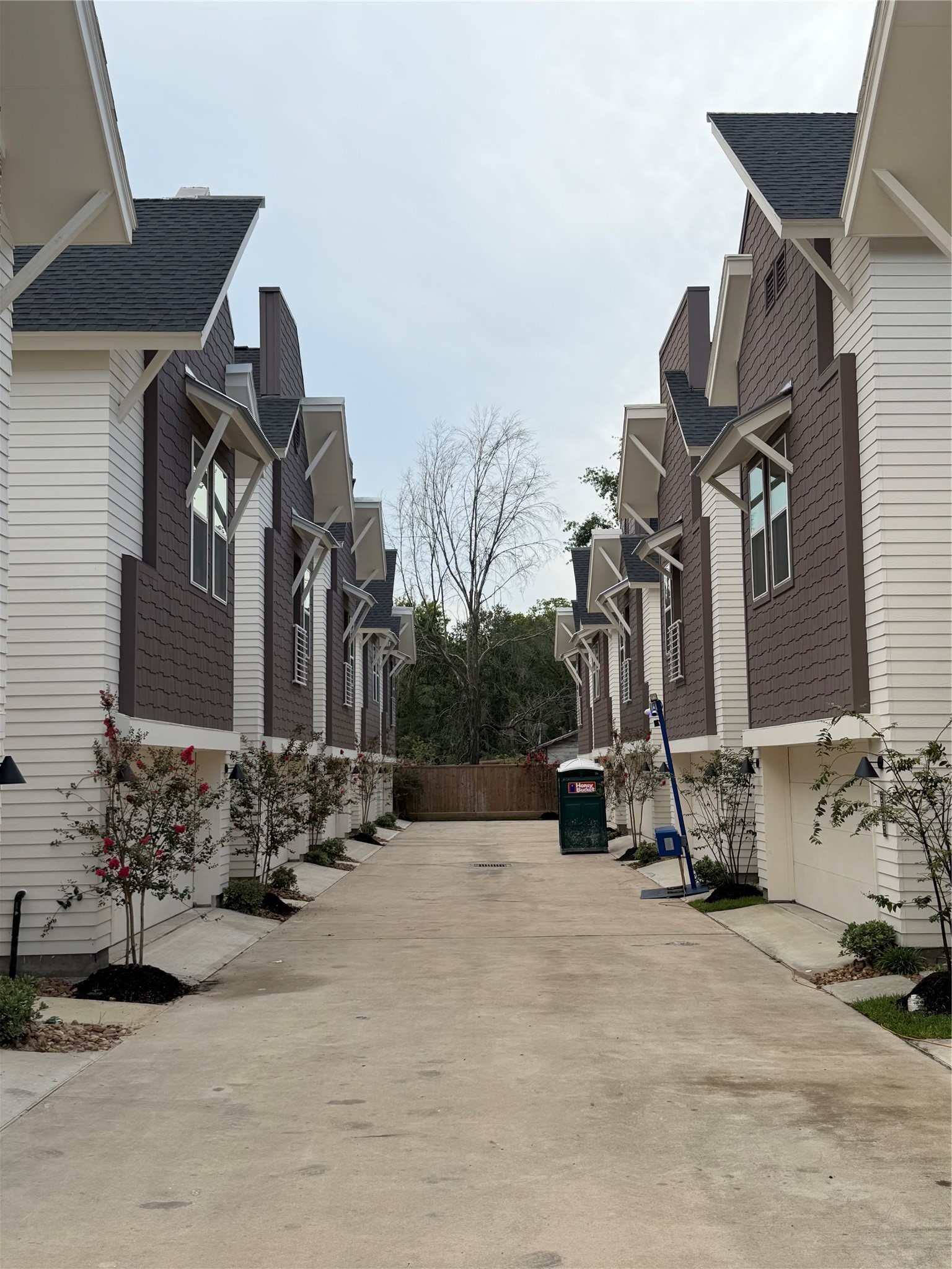 879 Rachel Street, Unit E Houston, TX 77091 - Photo 33 of 34 a view of outdoor space and yard