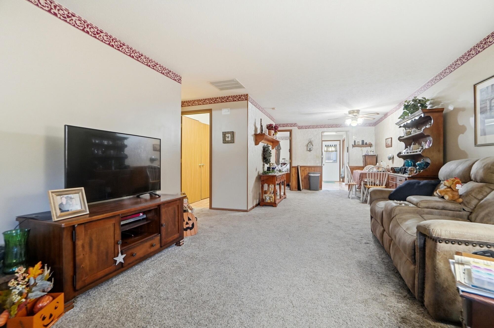 4446 Ridgewood Road East Springfield, OH 45503 - Photo 8 of 31