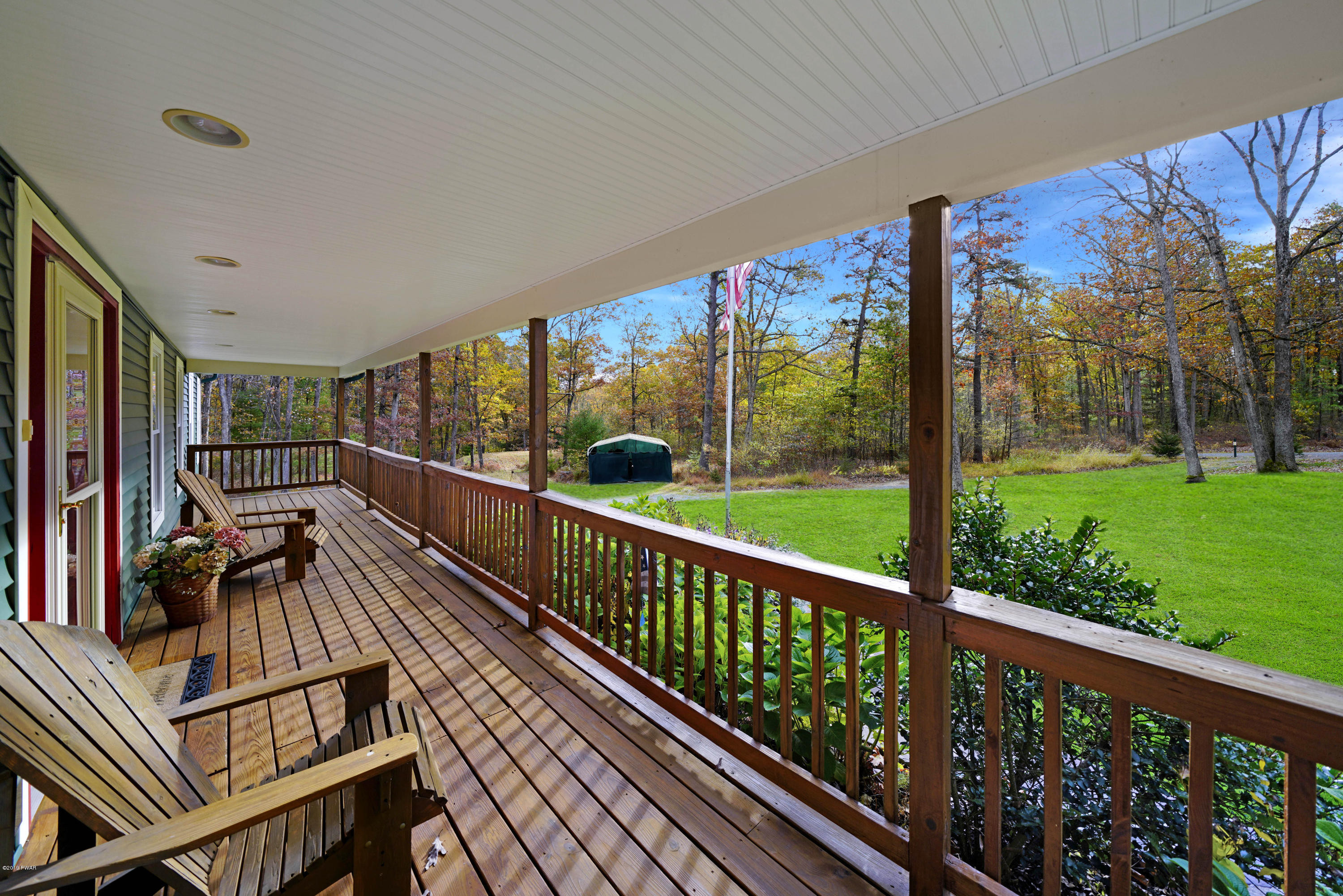 195 Fox Ridge Road Greeley, PA 18425 - Photo 2 of 39