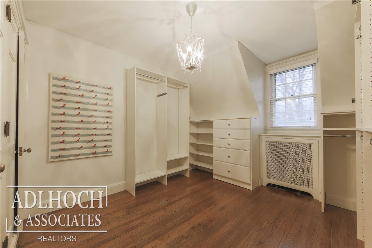 165 Cloverly Road Grosse Pointe, MI 48236 - Photo 15 of 24 31311039-14.JPG