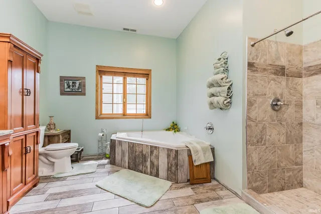 $605,000 | 501 Fox Lake Road, Angola, IN 46703