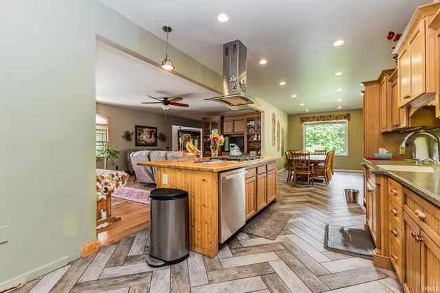 $605,000 | 501 Fox Lake Road, Angola, IN 46703