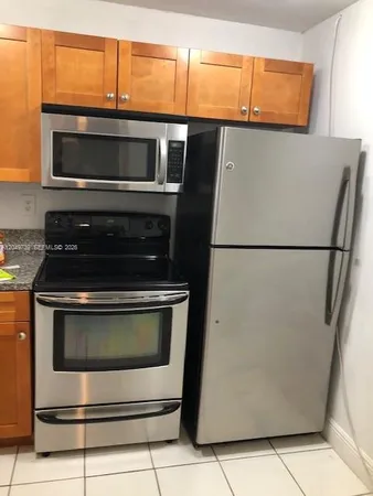 $1,650 | 498 Northwest 165th Street, Unit D304, Miami, FL 33169